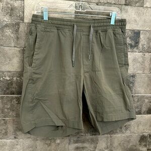 Lululemon Bowline Men’s Shorts Medium 8” Olive